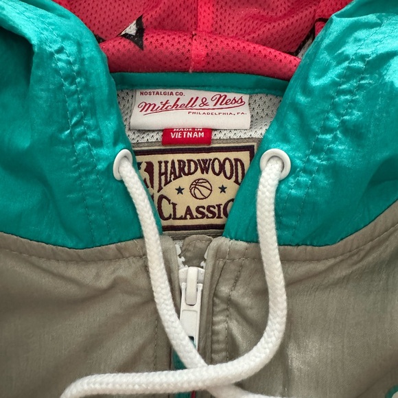 Size Medium Mitchell & Ness 1996 NBA All-Star Windbreaker Pullover - Picture 4 of 11
